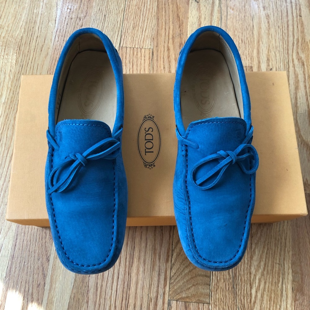 Tod’s blue suede driving shoes